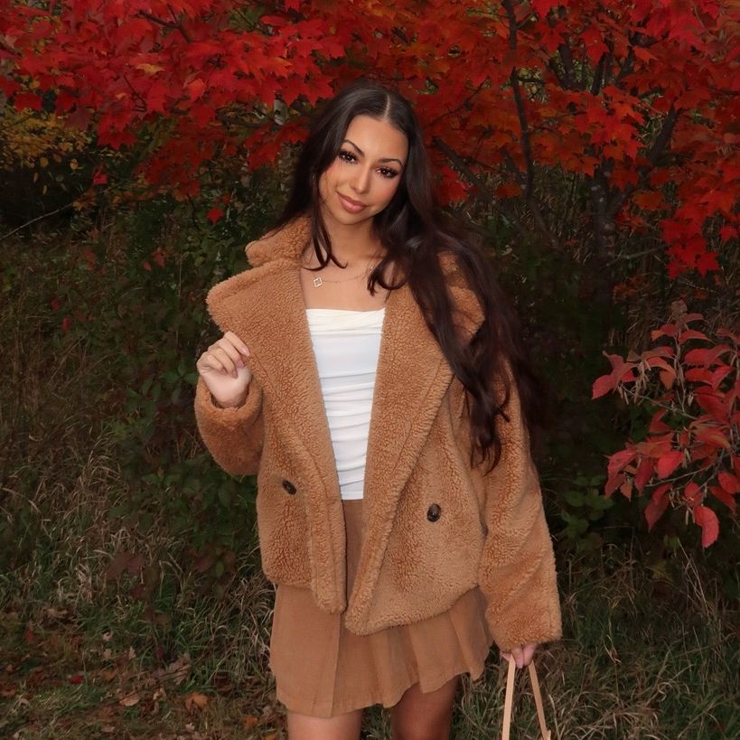 Aliza Farah✨ — TikTok profile portrait