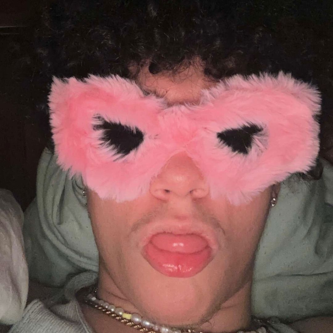 romanoutloud — TikTok profile portrait